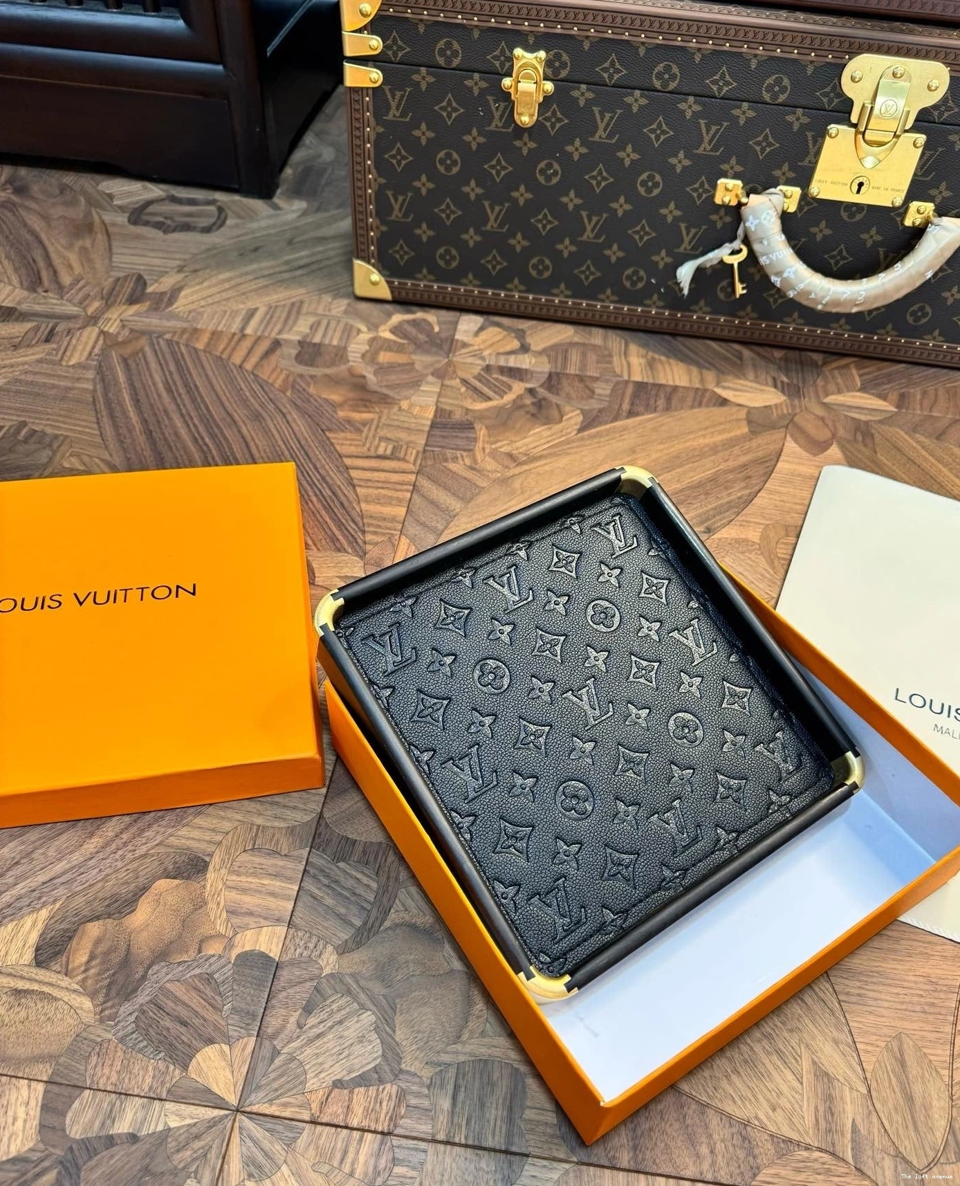 SQUARE SERVING LV TRAY CUSTOM 0727